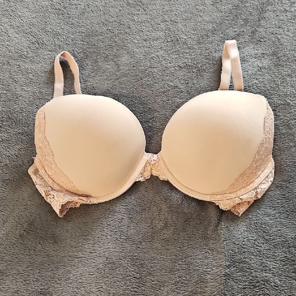 Victoria's Secret Cream Lace Bra